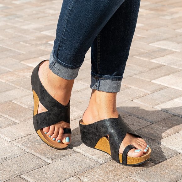 SunnyMia Shoes - Sale! Black Toe ring Slide Wedge Sandals Size 6.5